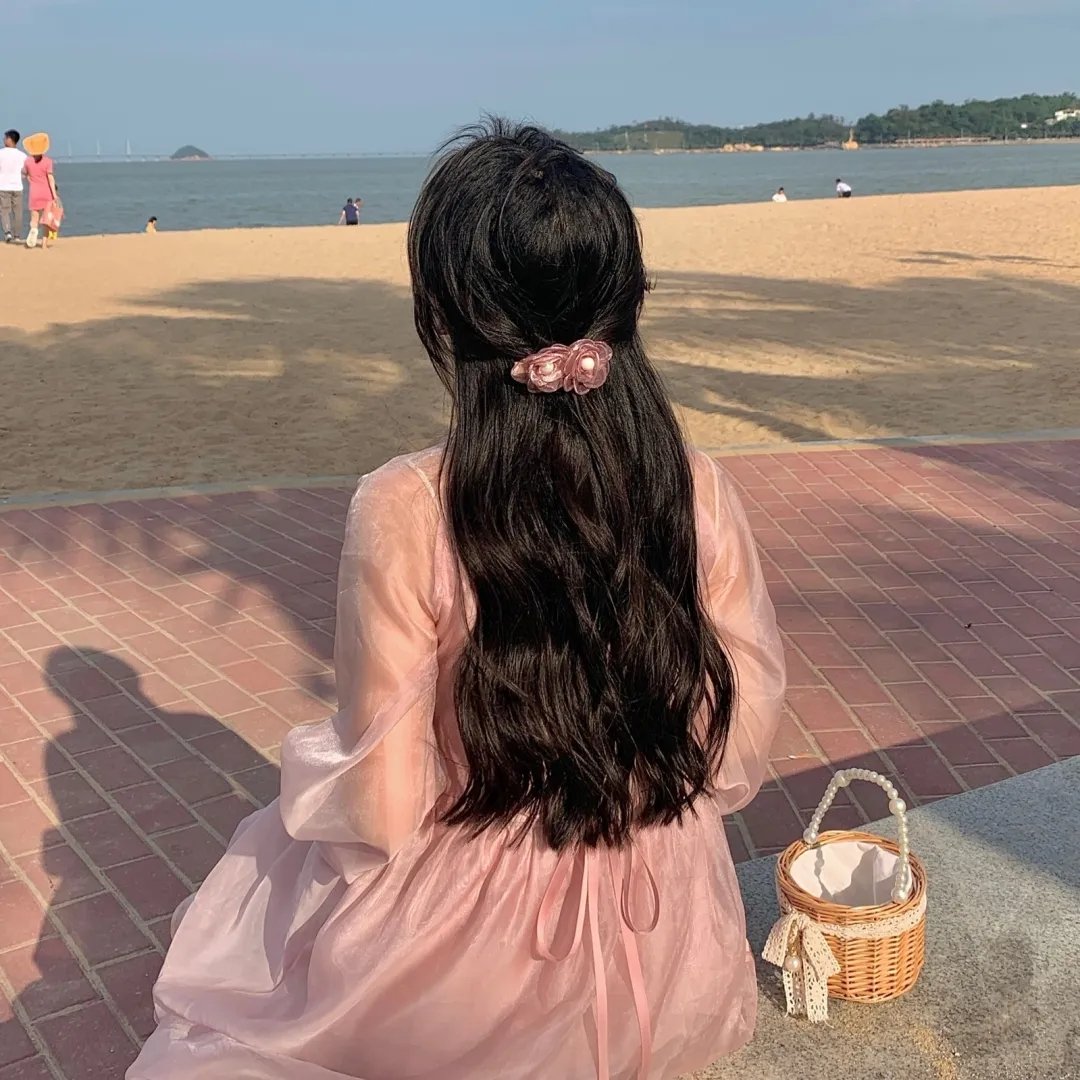 咖啡桌 海报